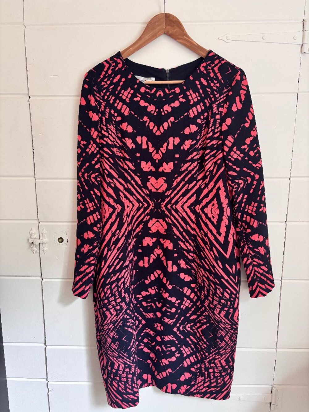 Maggy London Long Sleeve Dress | Navy & Coral Geometric Print Size 14